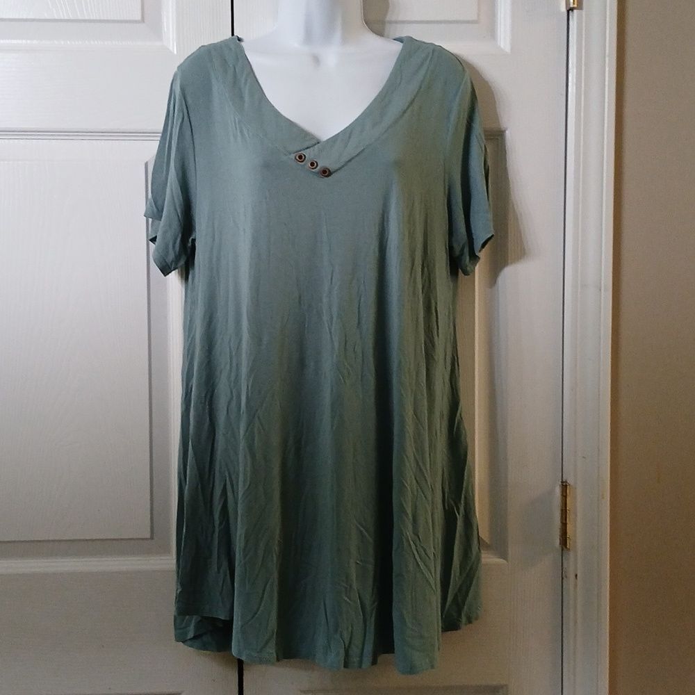 Monnuro soft  bluish green short sleeve oversized  tunic  Sz 1X  EUC